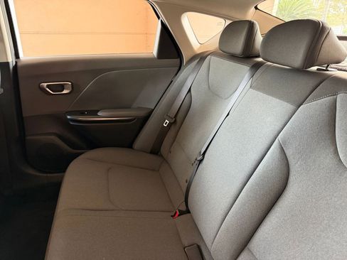 Used 2025 Kia K4 LXS FWD image 35