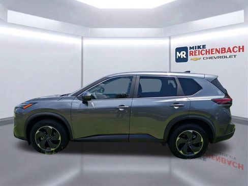 Used 2024 Nissan Rogue SV AWD/4WD image 7