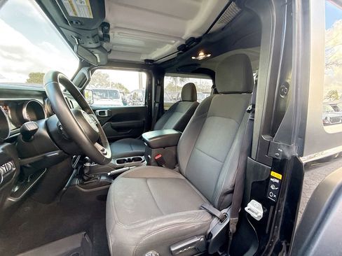 Used 2022 Jeep Wrangler Willys image 23