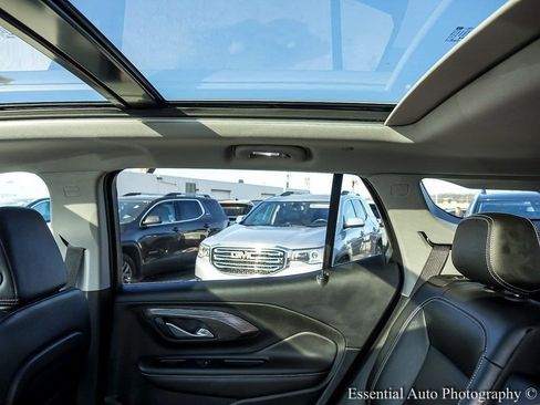 Used 2023 GMC Terrain SLT w/ LPO, Floor Liner Package image 11