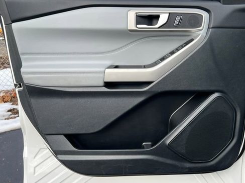 Used 2023 Ford Explorer XLT w/ Equipment Group 202A image 18