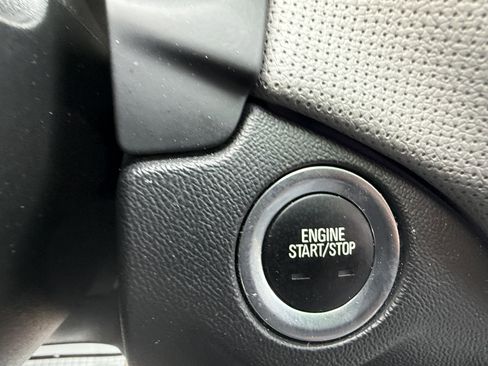 Used 2019 Chevrolet Equinox Premier image 30