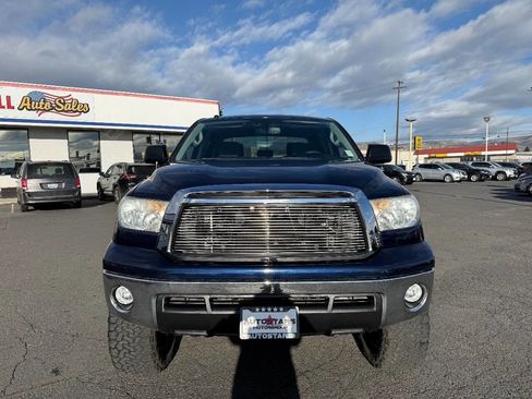 Used 2012 Toyota Tundra 4x4 CrewMax image 2