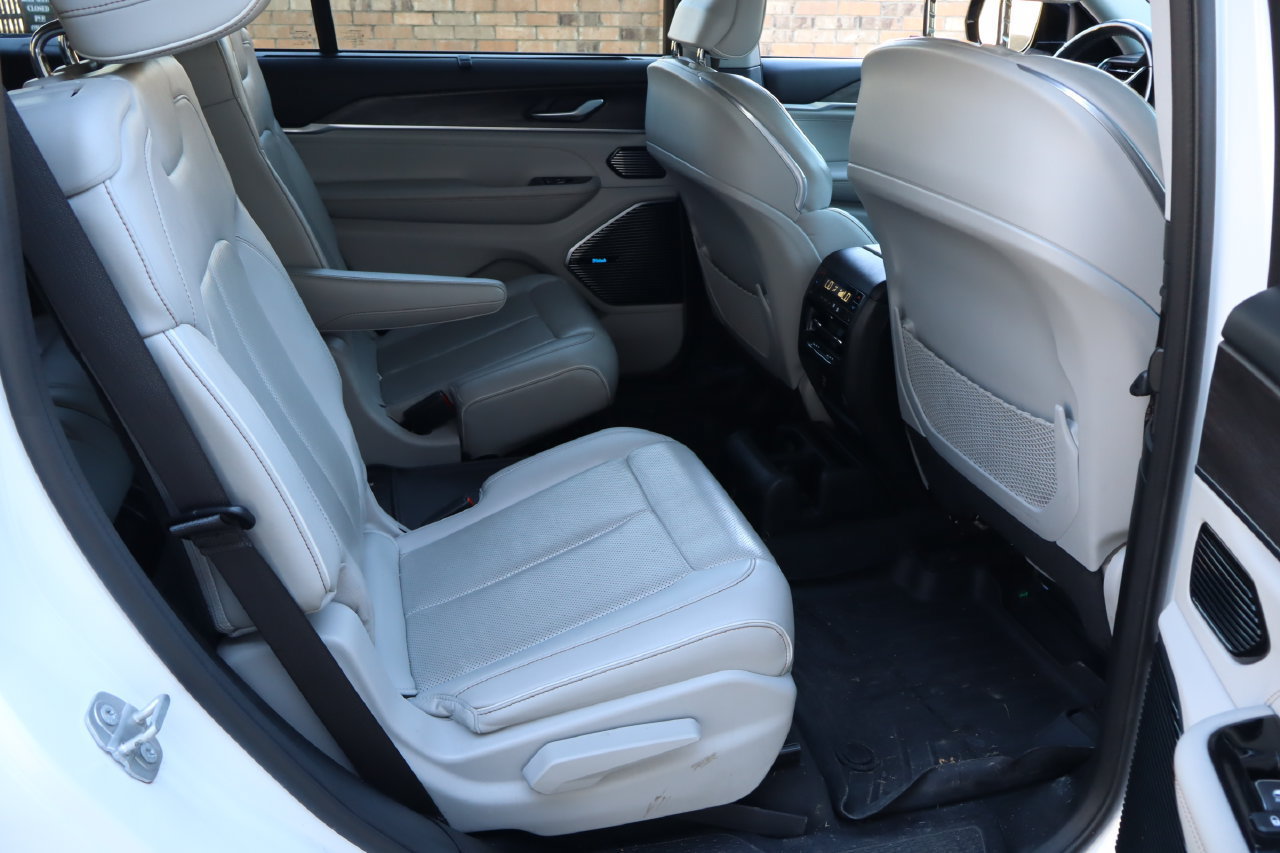 Used 2021 Jeep Grand Cherokee L Overland w/ Advanced Protech Group III AWD/4WD image 18