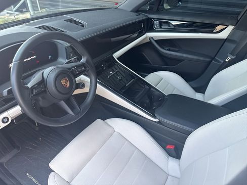 Certified 2024 Porsche Panamera image 4