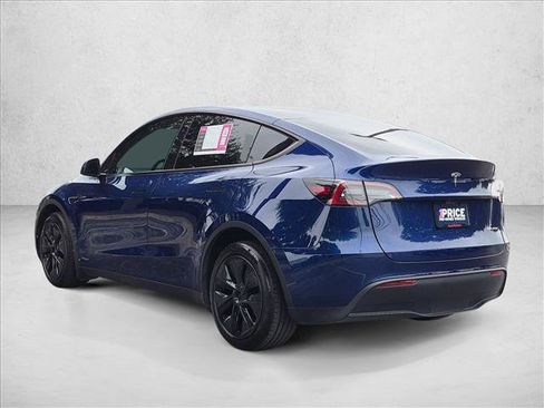 Used 2024 Tesla Model Y Long Range AWD/4WD image 8