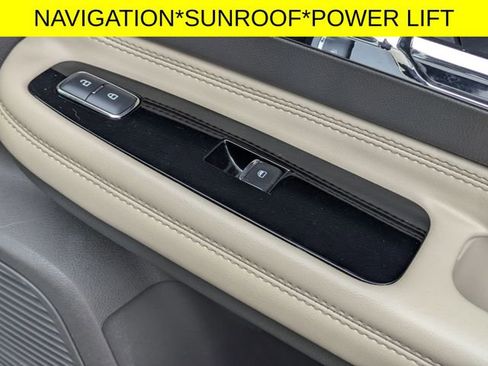 Used 2022 Lincoln Corsair Reserve w/ Elements Package image 39