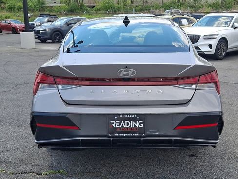 Used 2025 Hyundai Elantra SEL FWD image 6