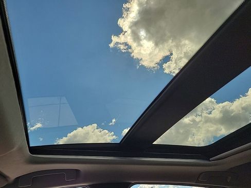 New 2025 Nissan Kicks SR w/ SR Premium Package image 32