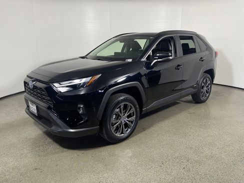 Certified 2024 Toyota RAV4 XLE Premium image 7