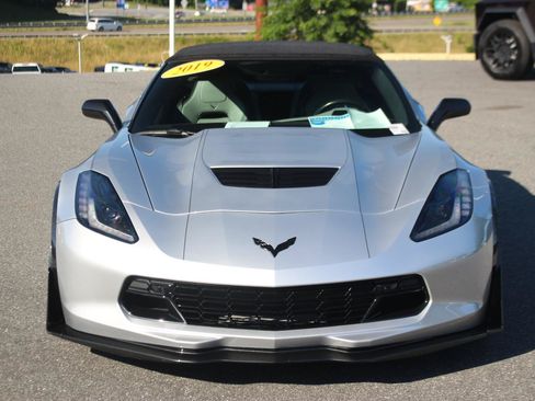 Used 2019 Chevrolet Corvette Z06 RWD image 2