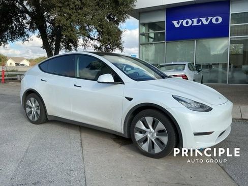 Used 2021 Tesla Model Y Long Range image 1