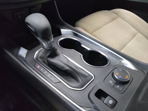 Used 2023 Chevrolet Traverse LS AWD/4WD image 26