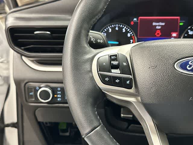 Used 2023 Ford Explorer XLT AWD/4WD image 17