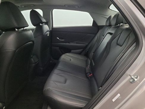 Used 2023 Hyundai Elantra Limited FWD image 18