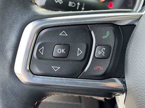 Used 2022 Jeep Wrangler Unlimited Sahara image 25