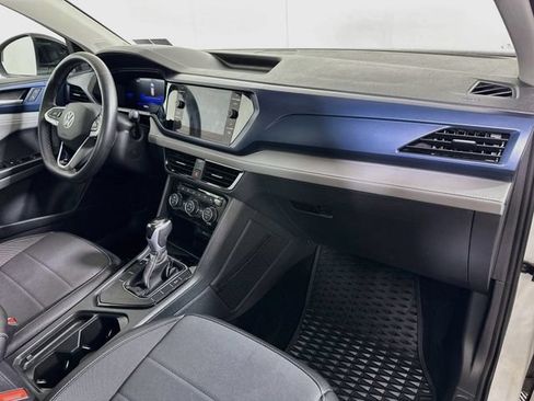 Certified 2024 Volkswagen Taos SE FWD image 29