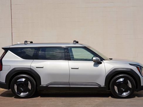 Used 2024 Kia EV9 Wind AWD/4WD image 53