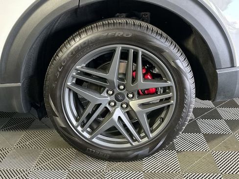 Used 2025 Ford Explorer ST RWD image 30