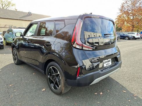 Certified 2023 Kia Soul EX image 4