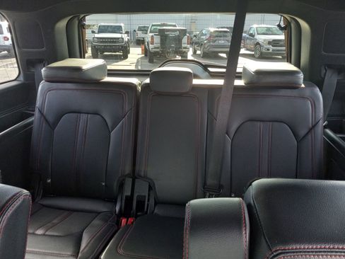 Used 2023 Ford Expedition Limited image 15