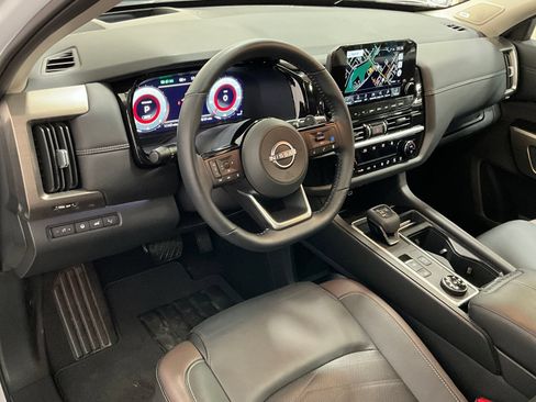 Used 2025 Nissan Pathfinder Platinum w/ Cargo Package AWD/4WD image 14