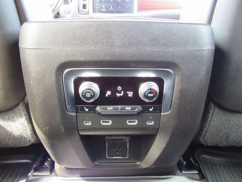 Used 2023 GMC Yukon XL Denali Ultimate image 30