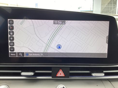 Used 2024 Hyundai Elantra SEL FWD image 5