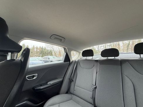 Used 2025 Kia K4 LXS image 38