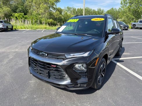 Used 2021 Chevrolet TrailBlazer RS w/ Convenience Package AWD/4WD image 2