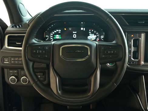 Used 2023 GMC Yukon Denali Ultimate AWD/4WD image 6