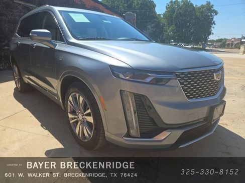 Used 2025 Cadillac XT6 Premium Luxury FWD image 3