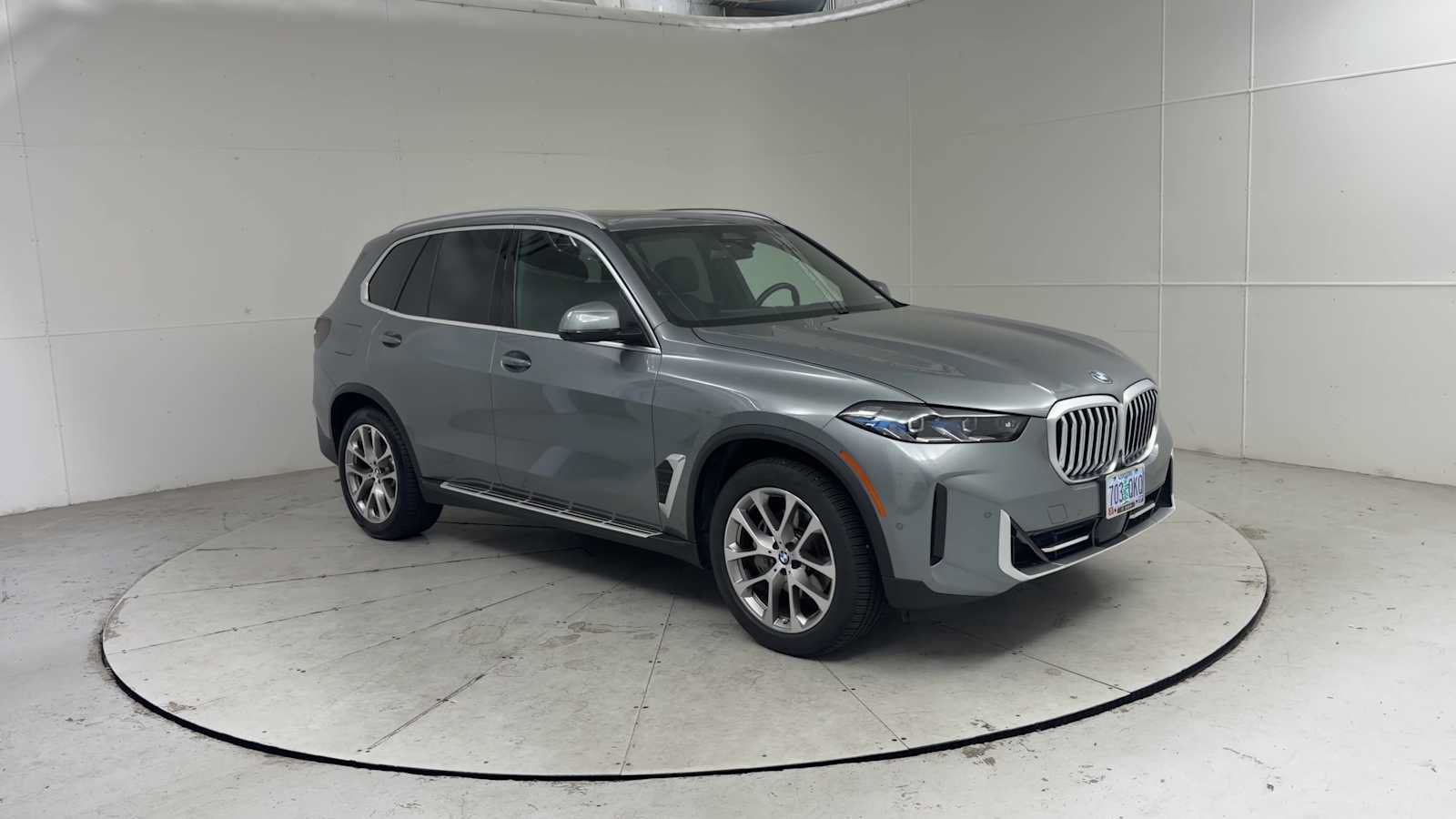 Used 2024 BMW X5 xDrive40i w/ Premium Package AWD/4WD image 8