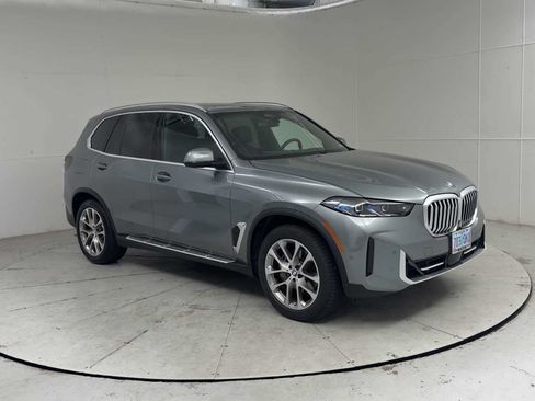 Used 2024 BMW X5 xDrive40i w/ Premium Package AWD/4WD image 8
