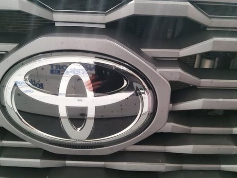 Used 2021 Toyota Tacoma TRD Off-Road image 45