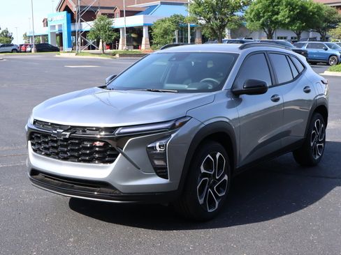 New 2026 Chevrolet Trax RS w/ Sunroof Package FWD image 25