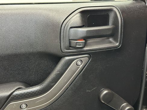 Used 2014 Jeep Wrangler Unlimited Sport w/ Connectivity Group AWD/4WD image 30