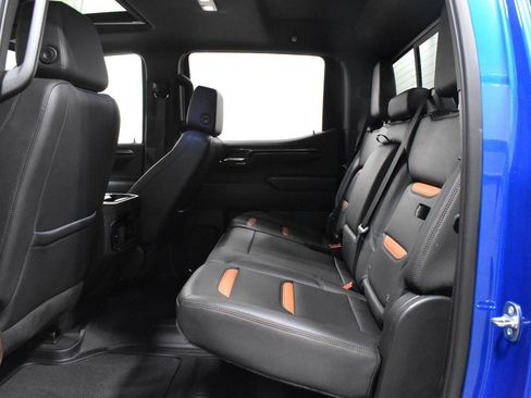 Used 2023 GMC Sierra 1500 AT4 w/ Technology Package AWD/4WD image 9
