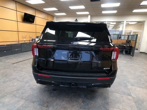 Used 2025 Ford Explorer ST-Line w/ ST-Line Street Pack image 6