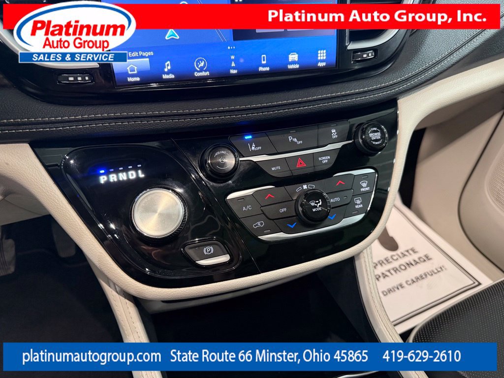 Used 2023 Chrysler Pacifica Limited FWD image 20
