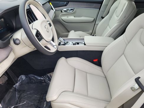 New 2026 Volvo XC90 T8 Ultra w/ Protection Package Premier AWD/4WD image 9