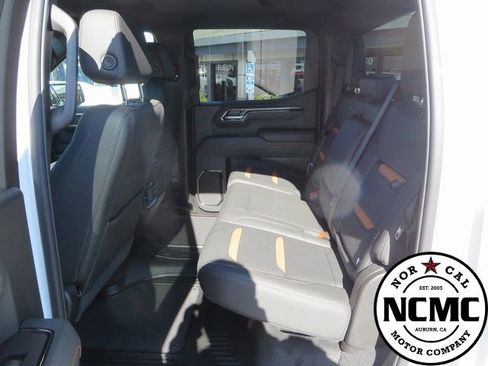 Used 2025 GMC Sierra 1500 AT4 image 43