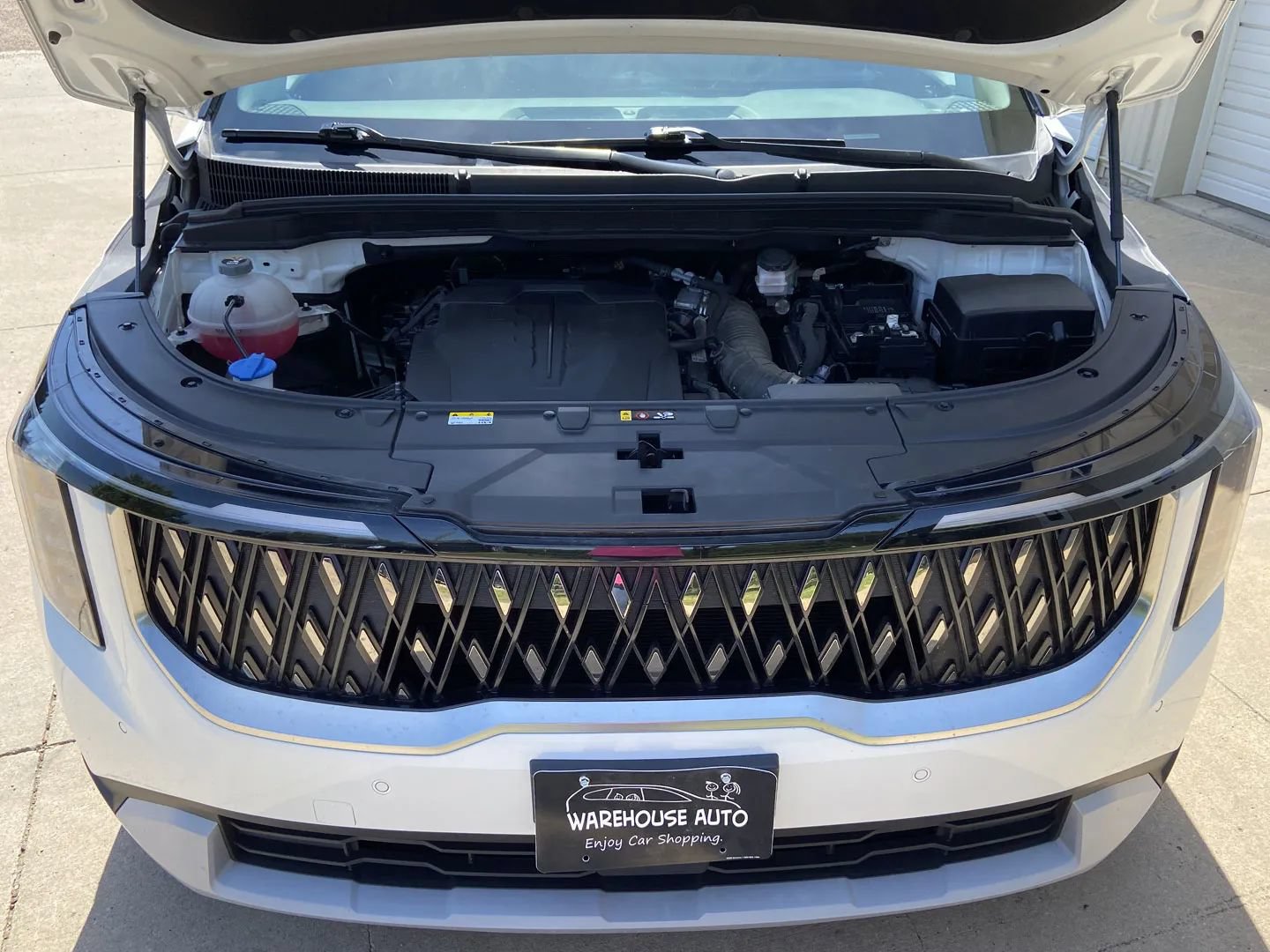 Used 2025 Kia Carnival FWD image 29