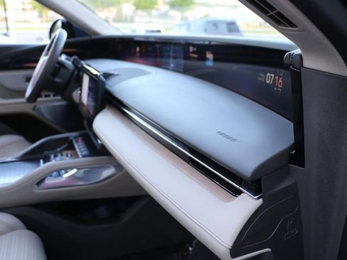 Used 2024 Lincoln Nautilus Reserve w/ Equipment Group 203A AWD/4WD image 10