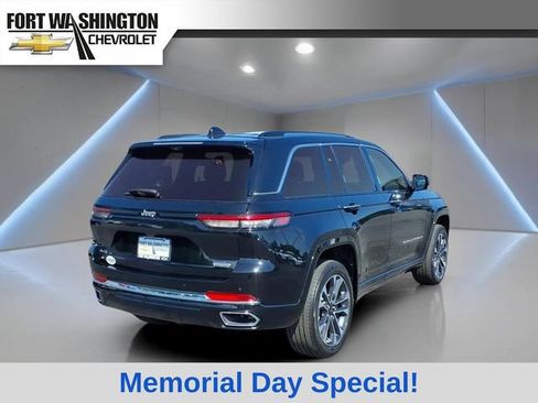 Used 2023 Jeep Grand Cherokee Overland w/ Luxury Tech Group IV AWD/4WD image 2