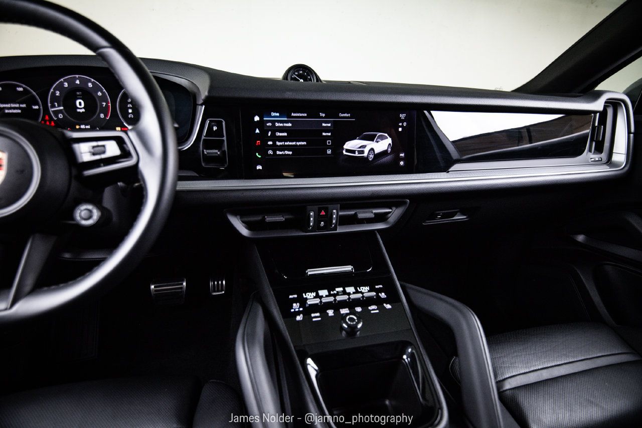 Certified 2024 Porsche Cayenne S AWD/4WD image 19