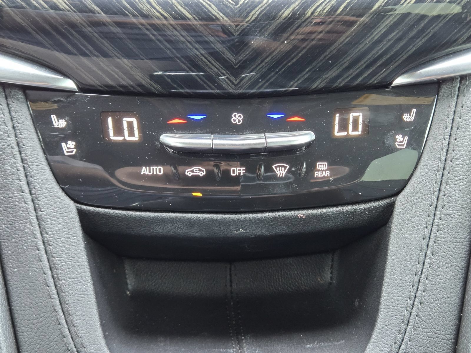 Used 2023 Cadillac XT6 Premium Luxury FWD image 22