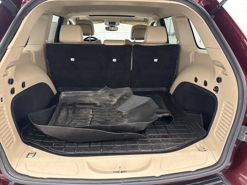 Used 2020 Jeep Grand Cherokee Limited AWD/4WD image 23