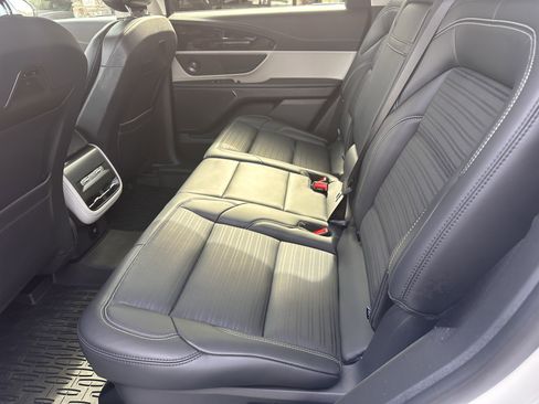 Used 2024 Lincoln Nautilus Reserve w/ Equipment Group 202A image 12