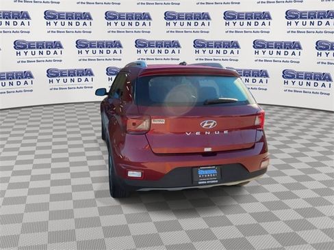 Certified 2024 Hyundai Venue Limited image 7